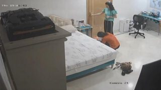 Spa Centre Babe & Another Girl Doing Waxing Leaked